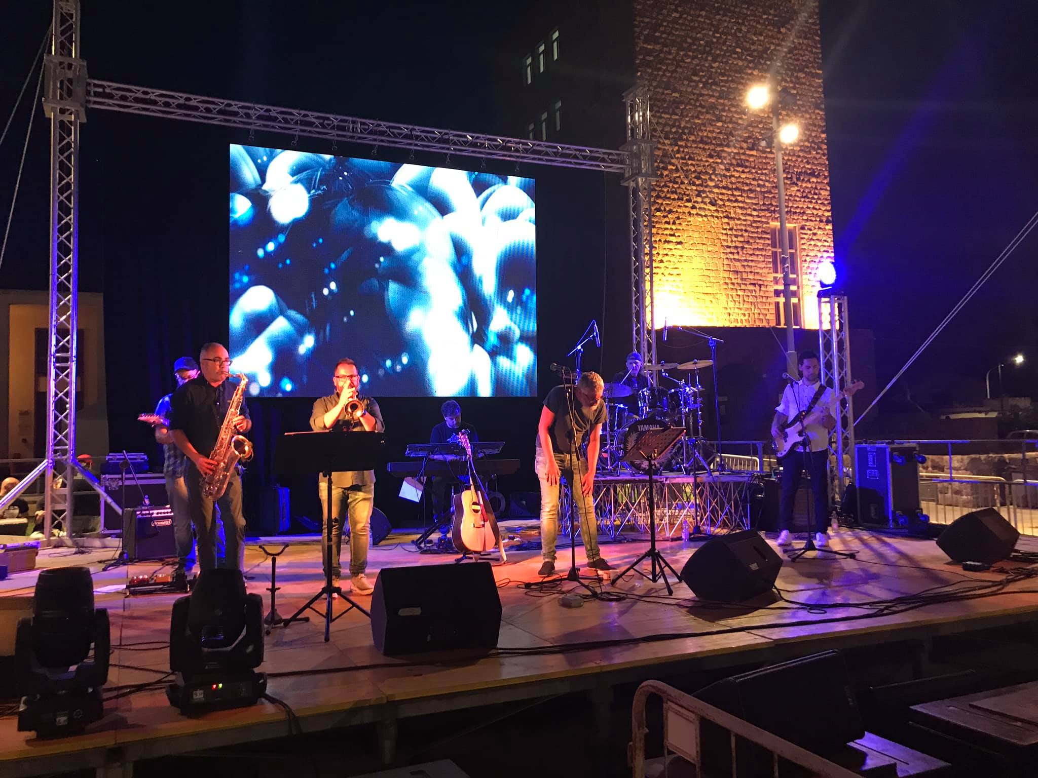 Stand, pubblico ed espositori durante iNovas Expo 2019 a Carbonia